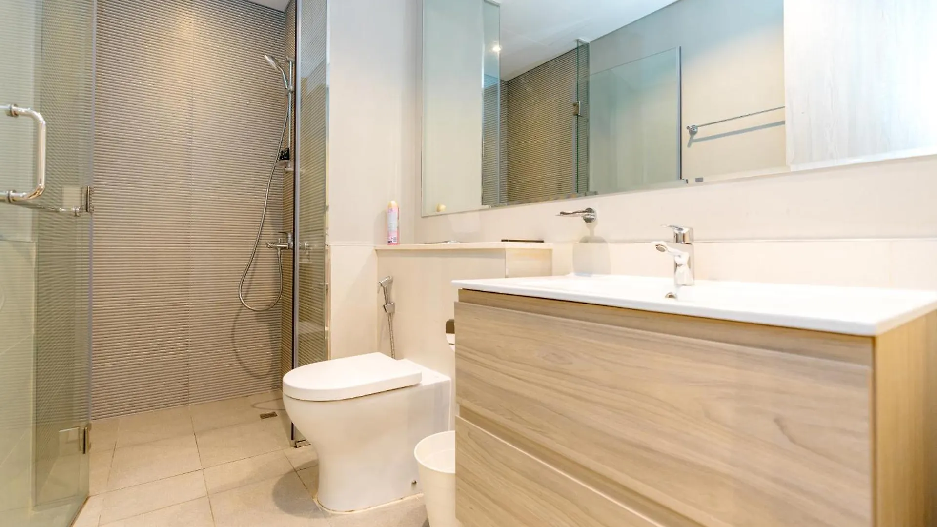 Layali - Elegant 1Br With Balcony & Canal Views Dubai