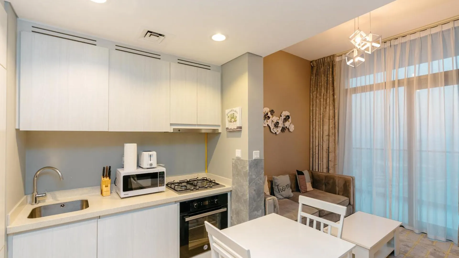 Layali - Elegant 1Br With Balcony & Canal Views Dubai