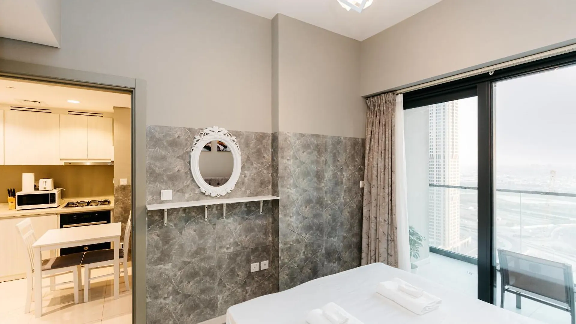 Layali - Elegant 1Br With Balcony & Canal Views Dubai