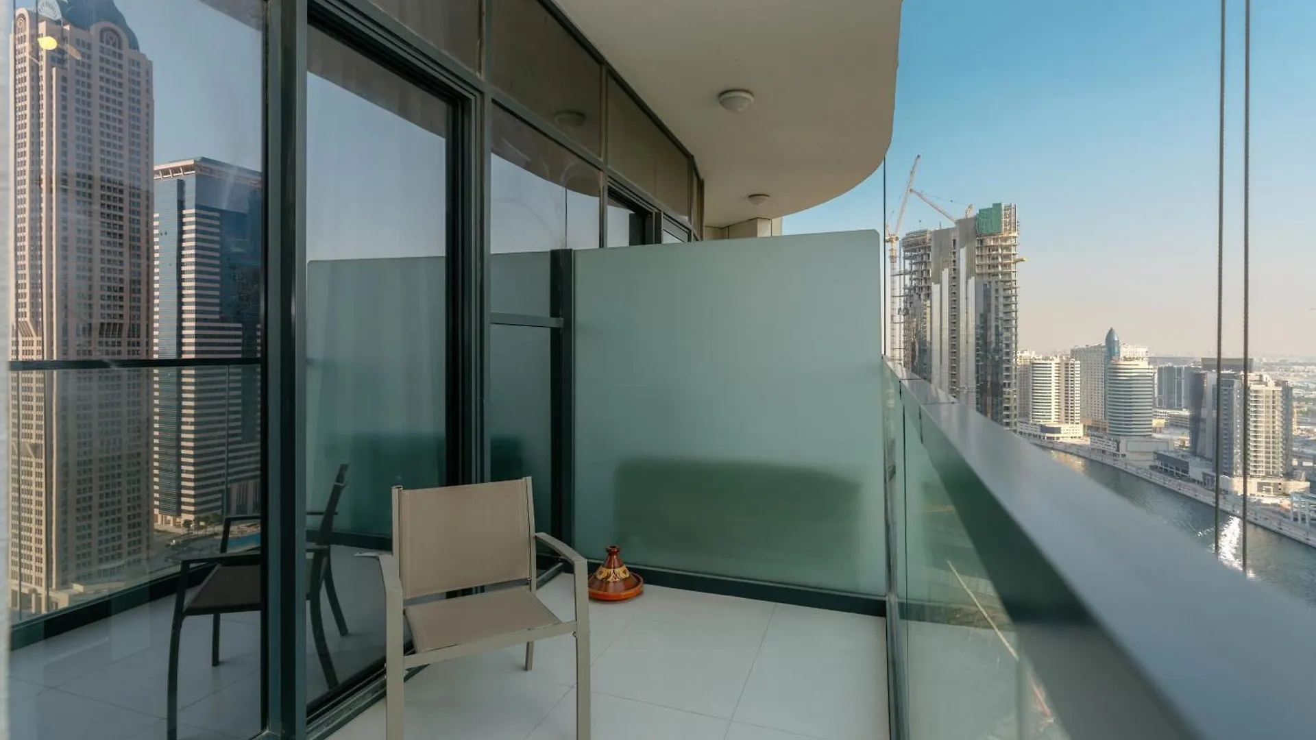 Apartment Layali - Elegant 1Br With Balcony & Canal Views Dubai