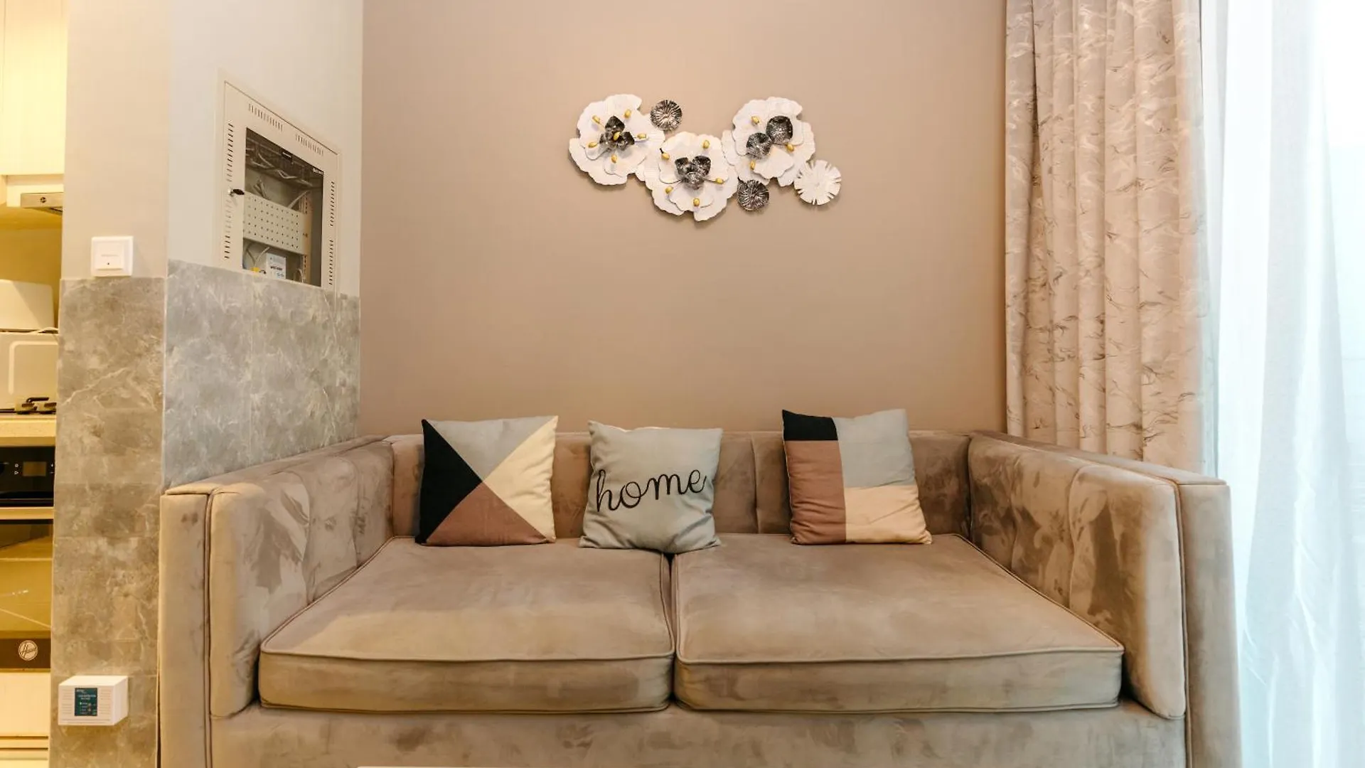 Layali - Elegant 1Br With Balcony & Canal Views Dubai