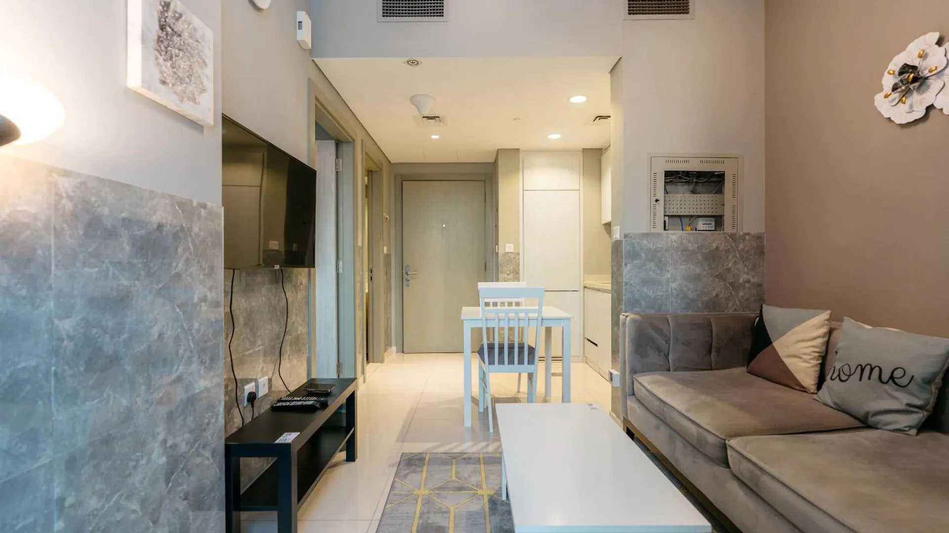 Apartman Layali - Elegant 1Br With Balcony & Canal Views Dubaj