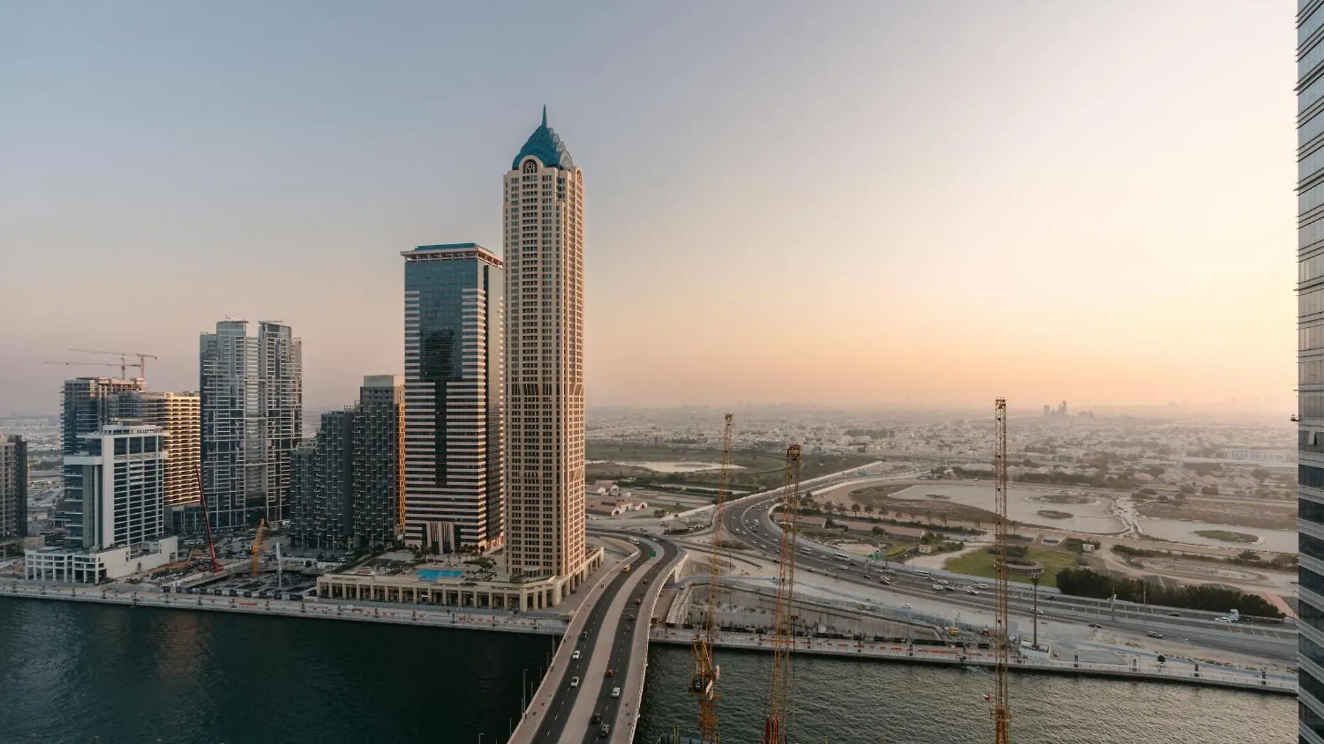 Layali - Elegant 1Br With Balcony & Canal Views Dubaj 0*,