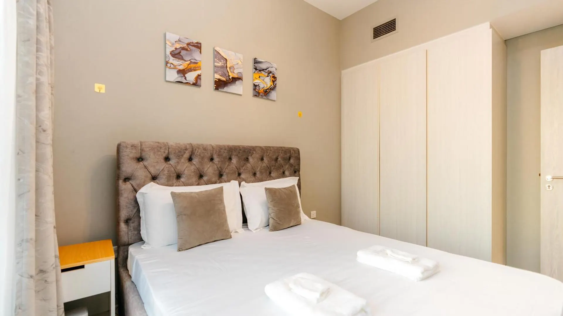 Apartman Layali - Elegant 1Br With Balcony & Canal Views Dubaj Egyesült Arab Emírségek