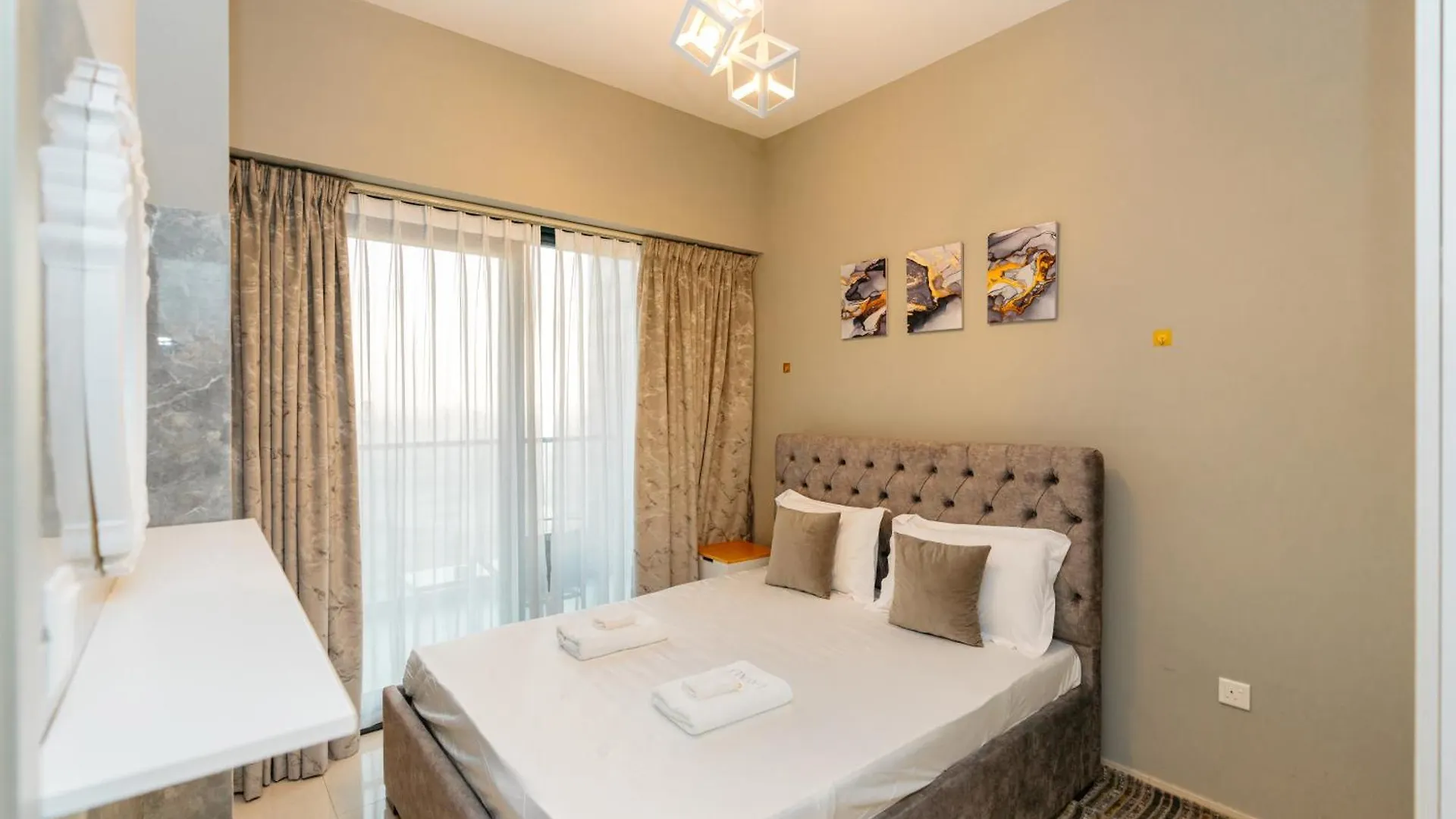 Apartment Layali - Elegant 1Br With Balcony & Canal Views Dubai